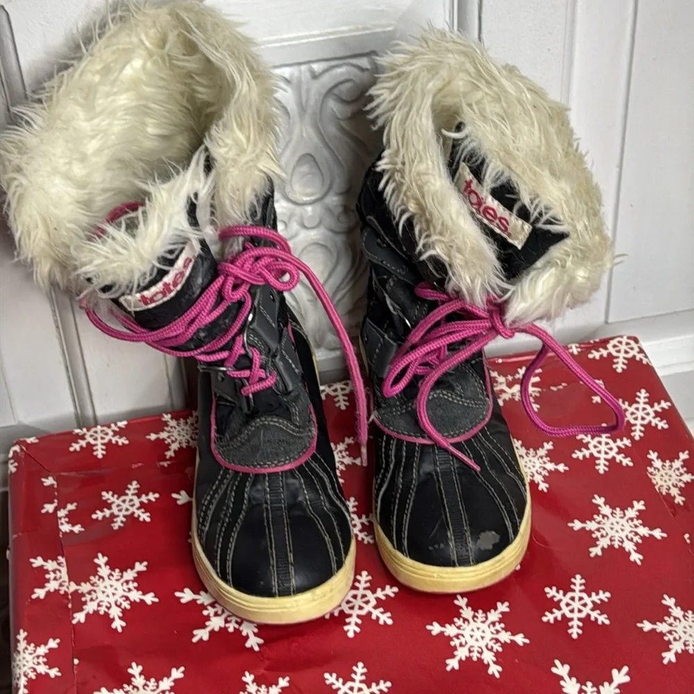 Totes Girls Waterproof Black With Pink , White Faux Fur Winter Boots Size 13